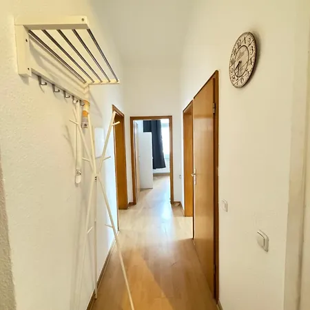 Downtown Monteurs Ferienunterkunft وبرتال